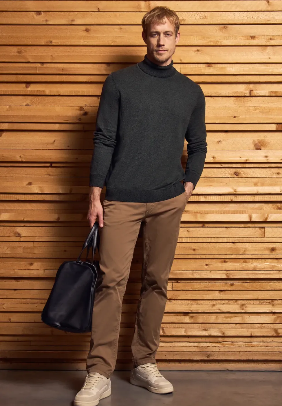Basic Turtleneck Pullover