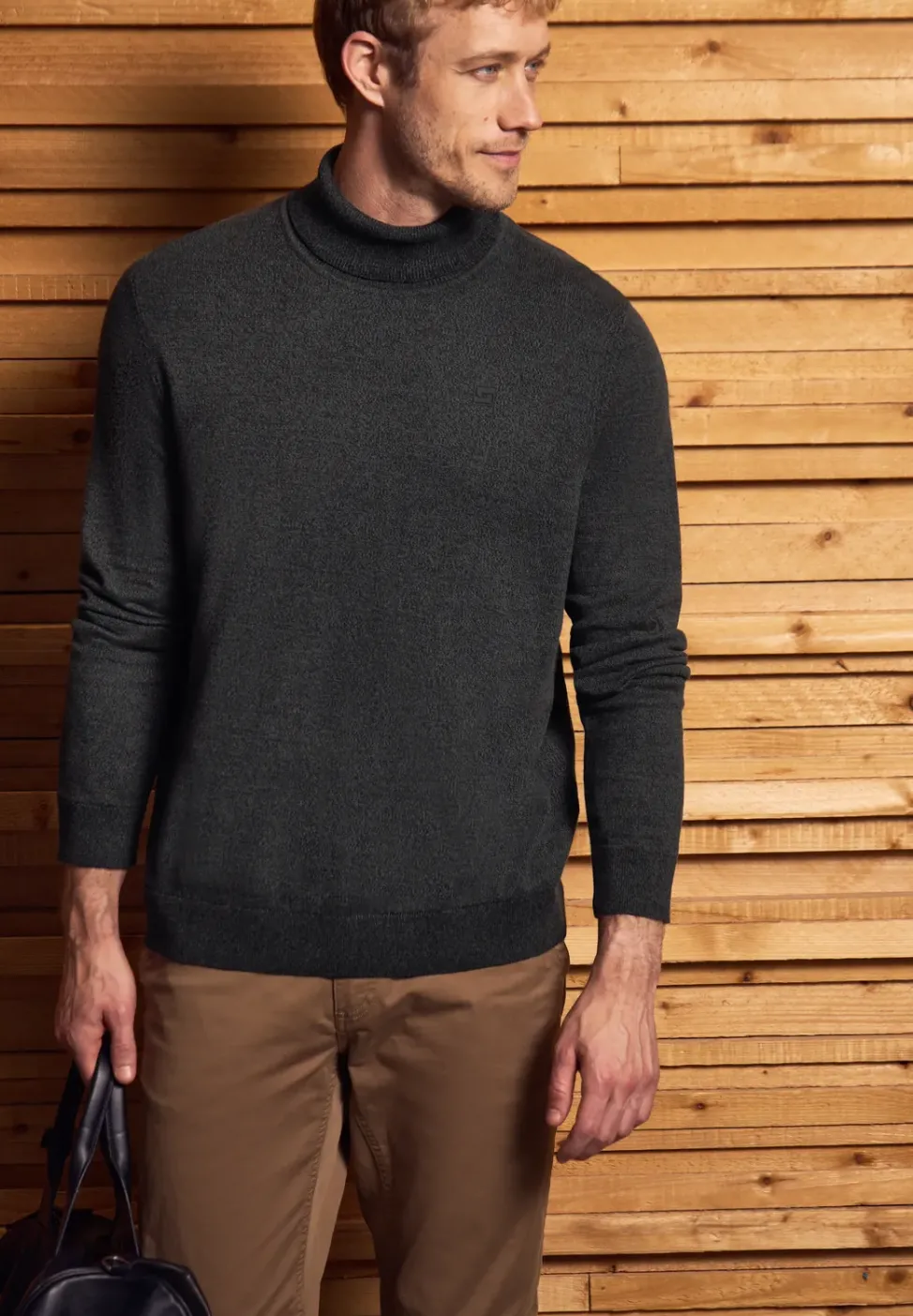 Basic Turtleneck Pullover