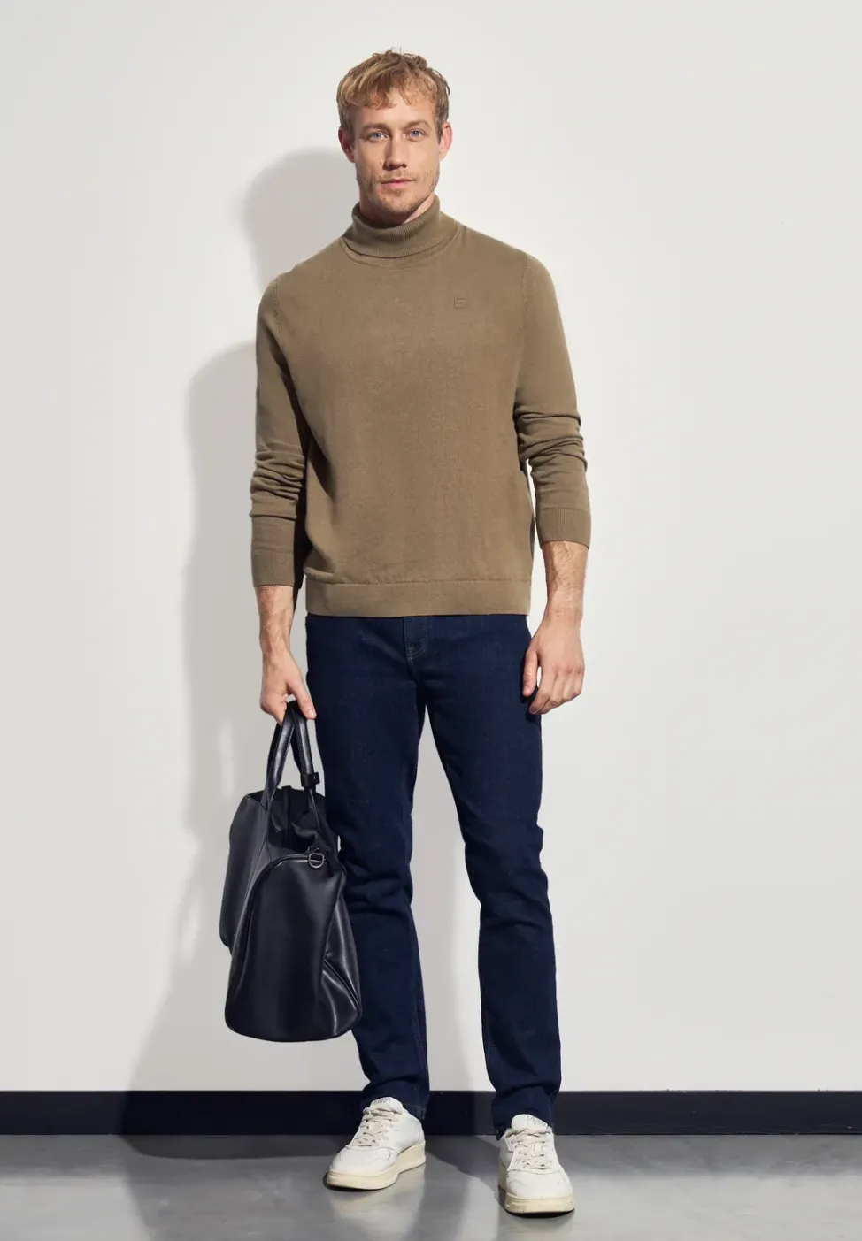 Basic Turtleneck Pullover