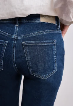 Bermuda en denim à coupe slim et finitions à revers