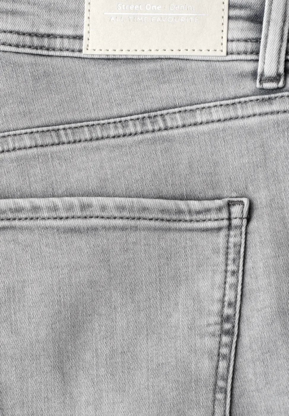 Bermuda Slim Legs avec détail Turn-Up