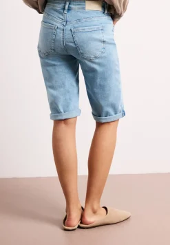 Bermuda Slim Legs avec détail Turn-Up