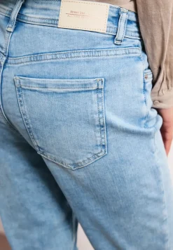 Bermuda Slim Legs avec détail Turn-Up
