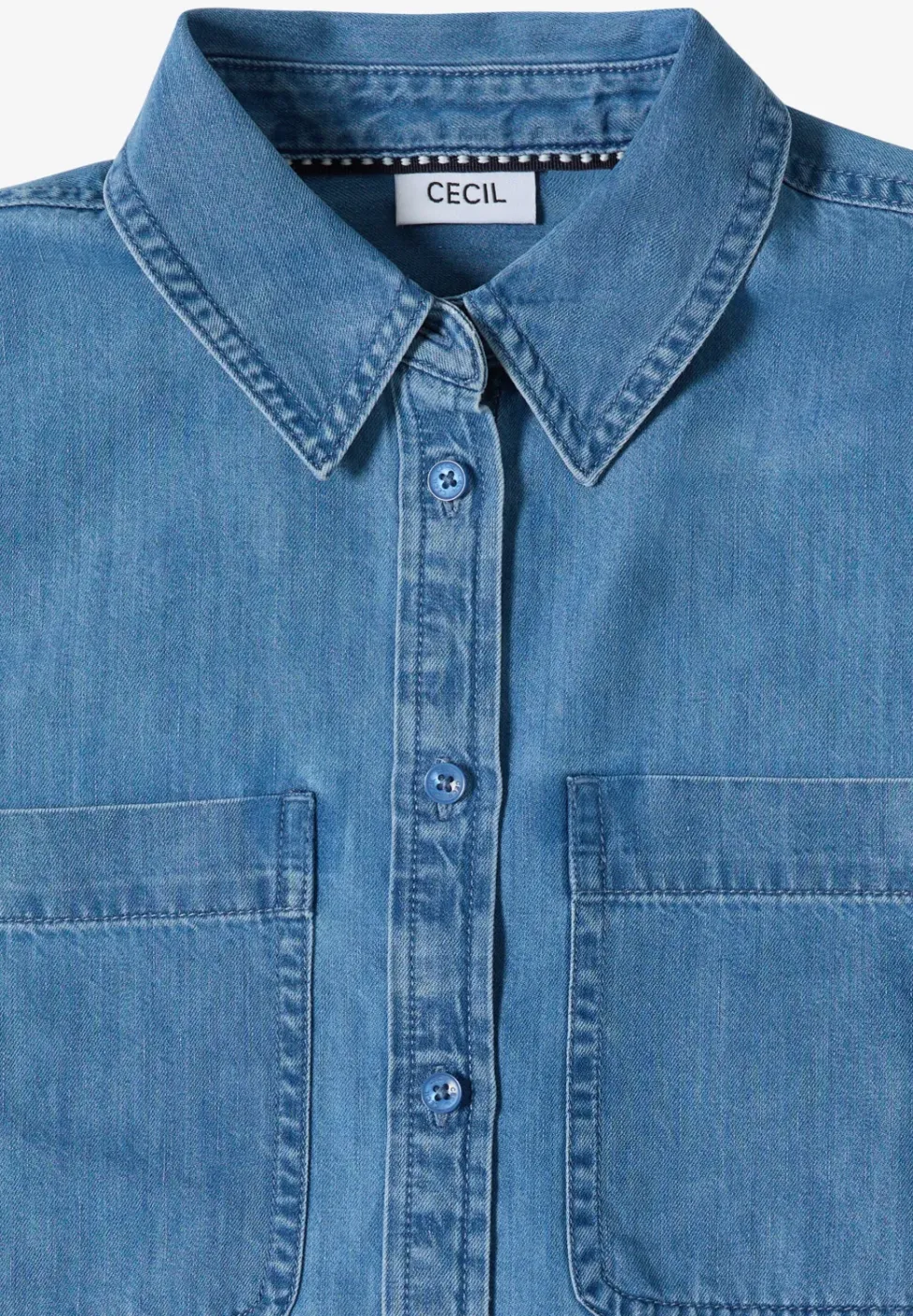 Blouse à col chemise, look denim