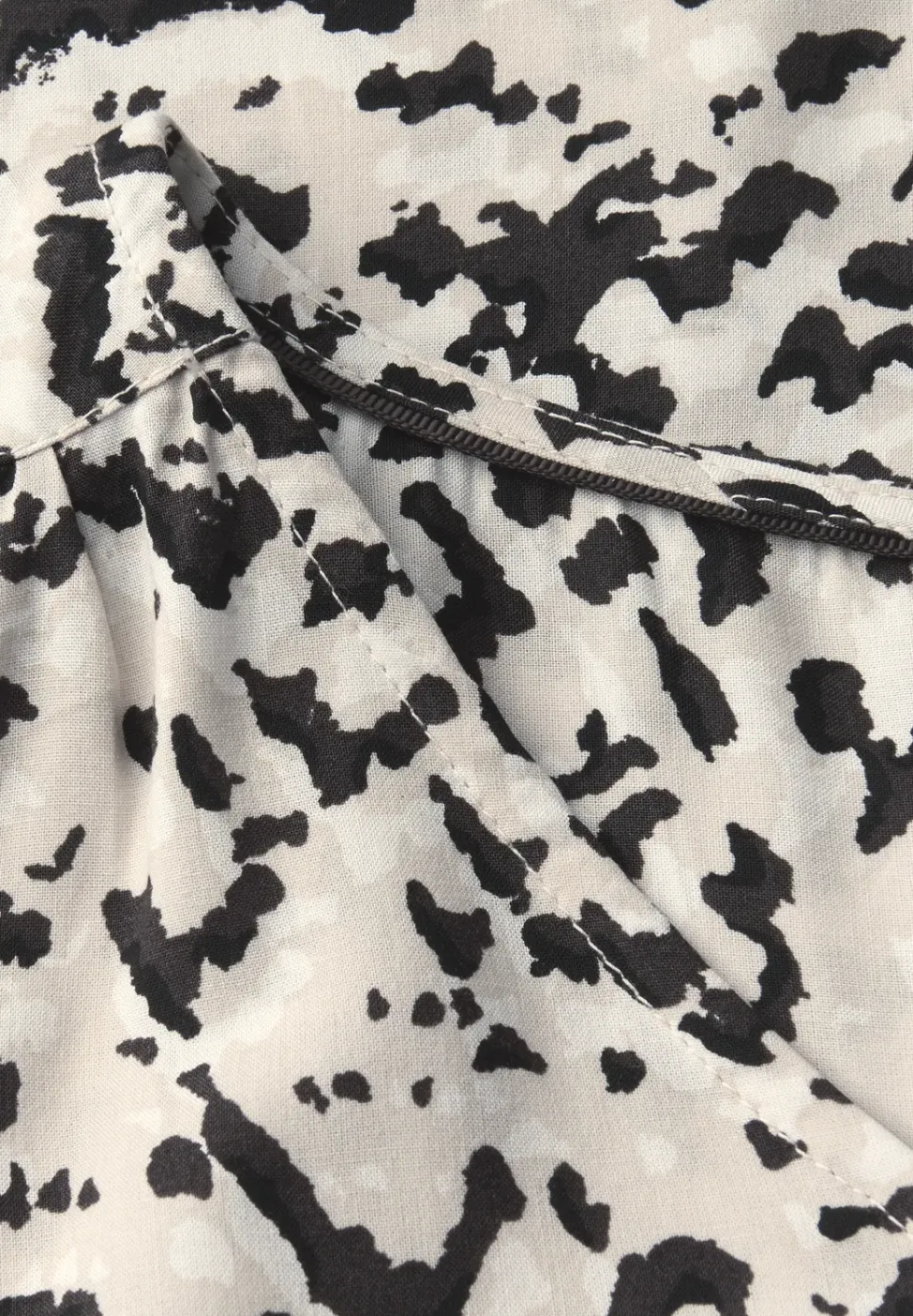 Blouse à col en V avec bande