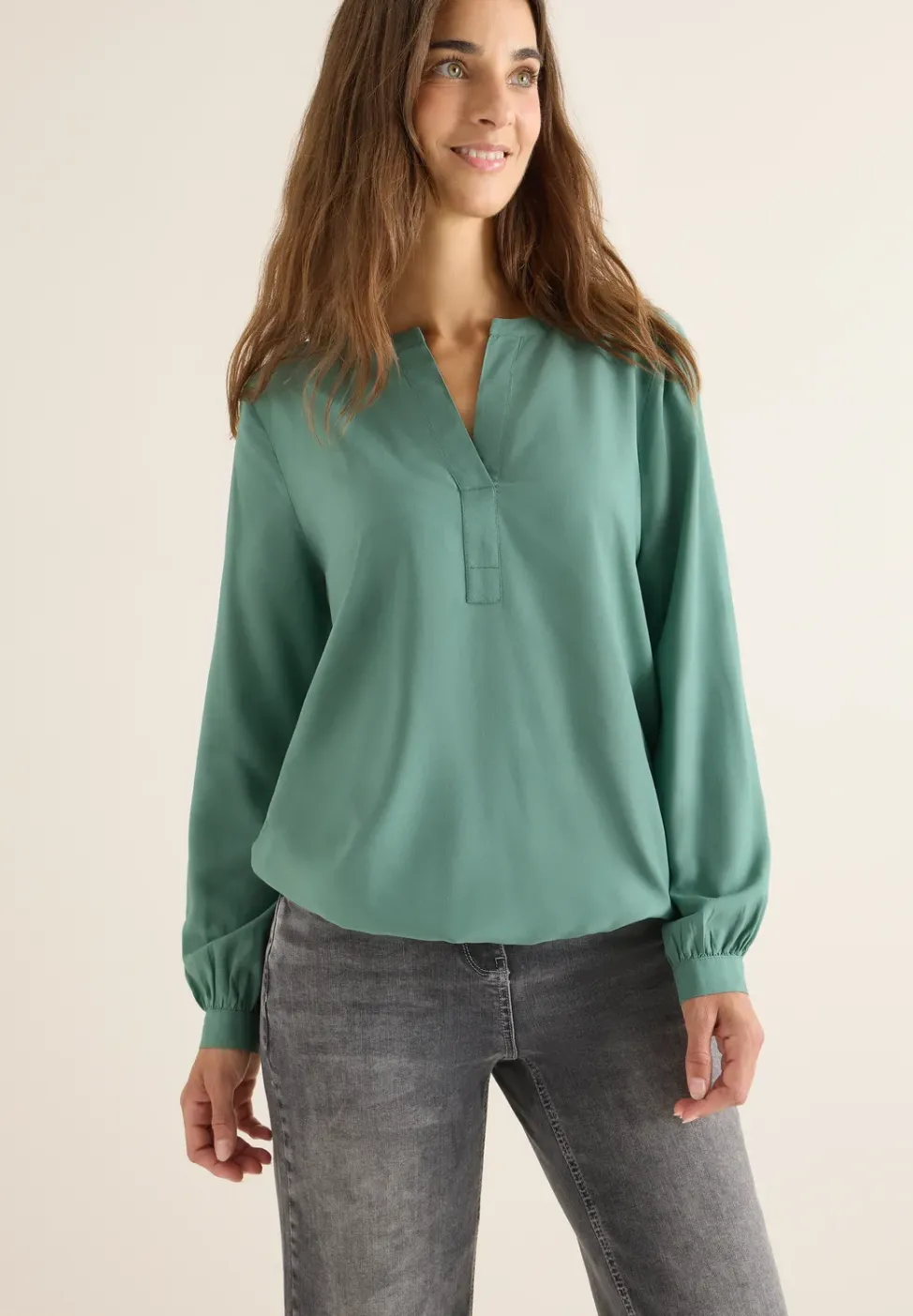 Blouse à col fendu