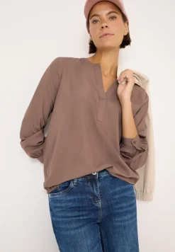 Blouse à col fendu