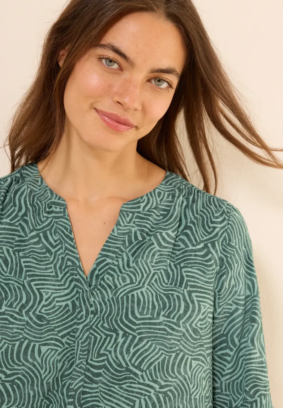 Blouse à col fendu à motifs