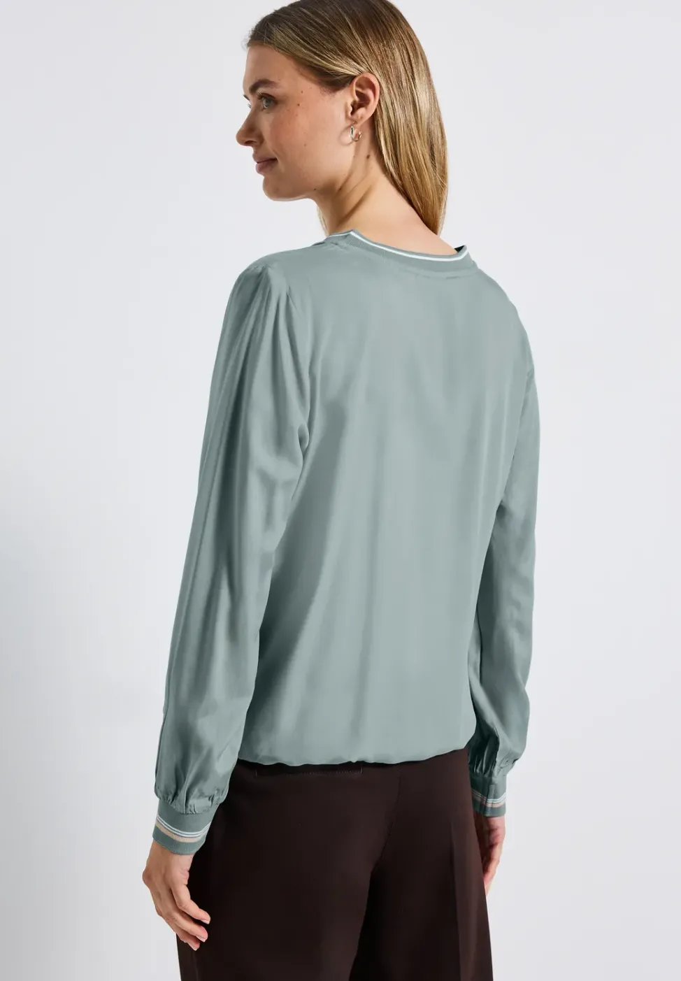 Blouse à col fendu avec bande