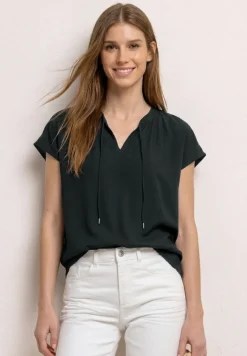 Blouse à col fendu avec détail smocké