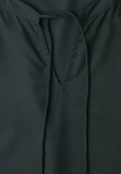 Blouse à col fendu avec détail smocké