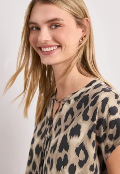 Blouse à col fendu avec détail smocké