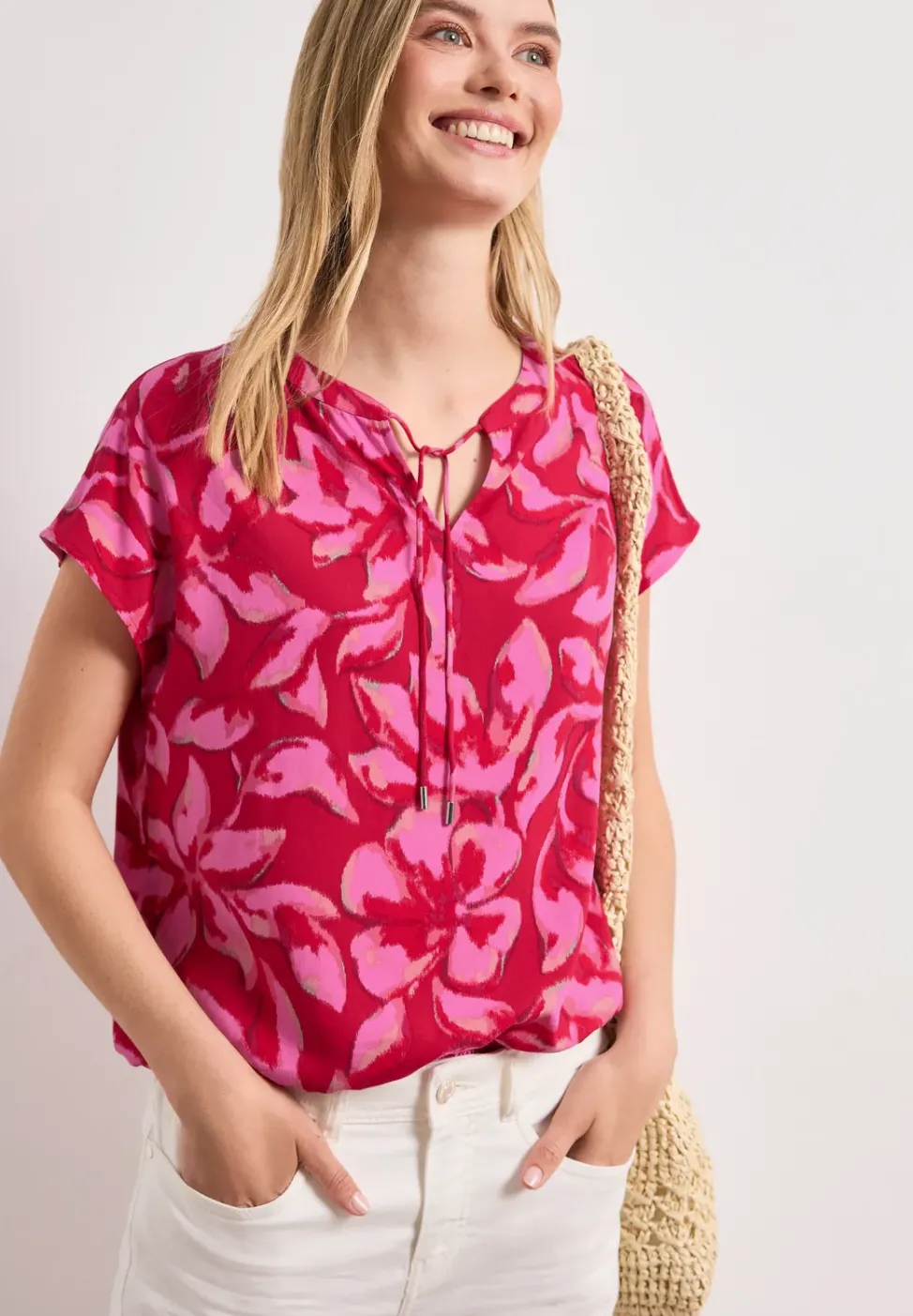 Blouse à col fendu avec détail smocké