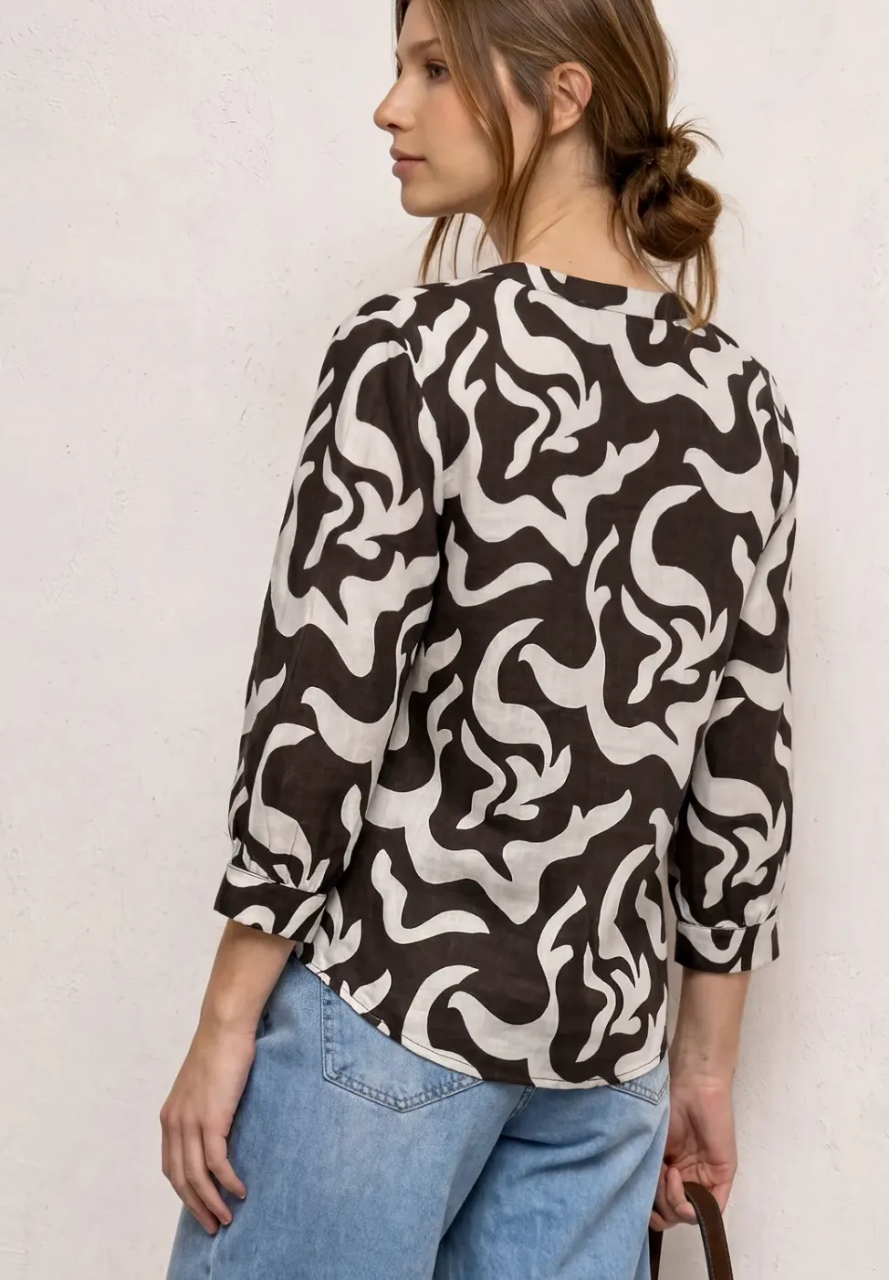 Blouse à col fendu en lin mélangé