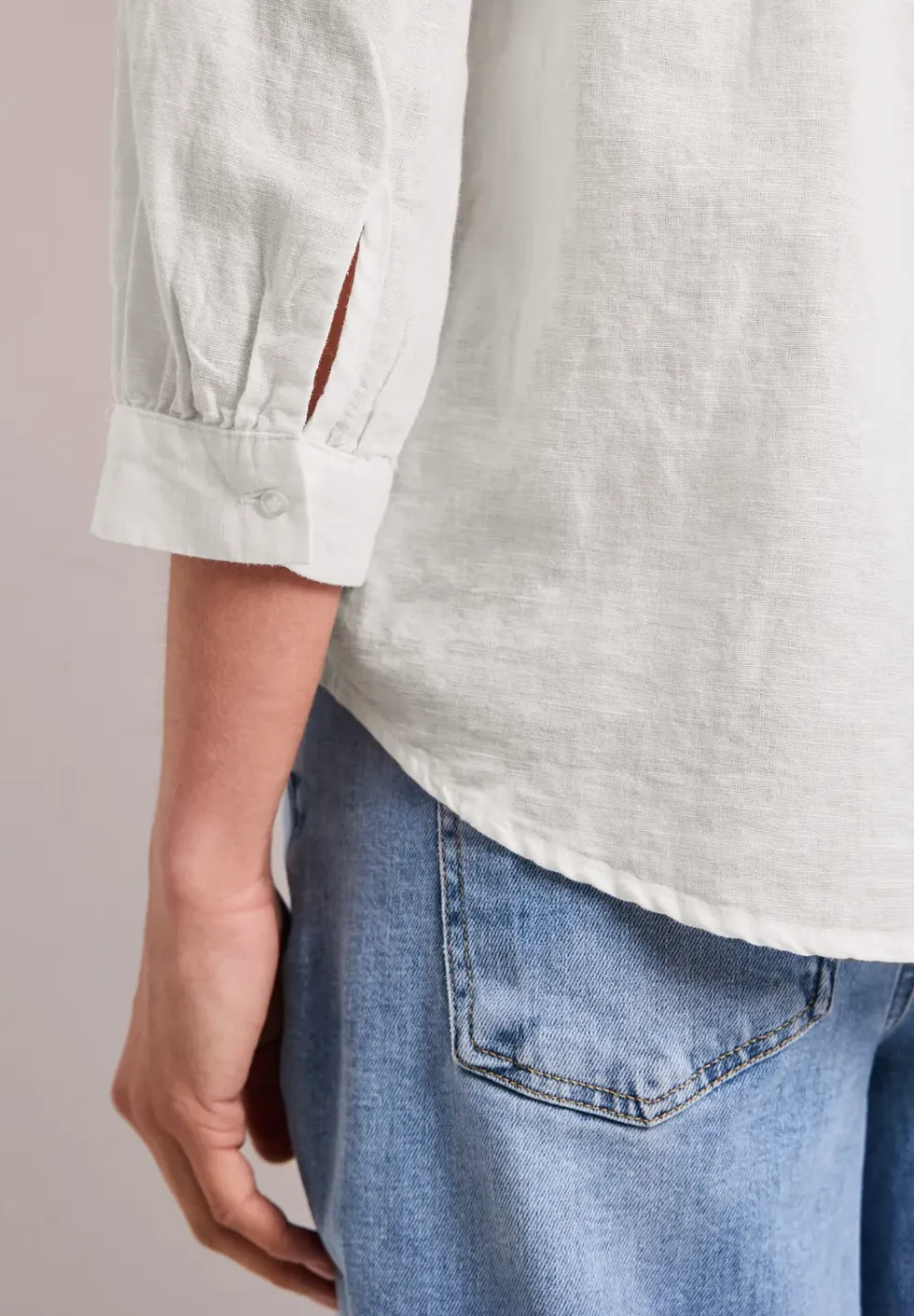 Blouse à col fendu en lin mélangé