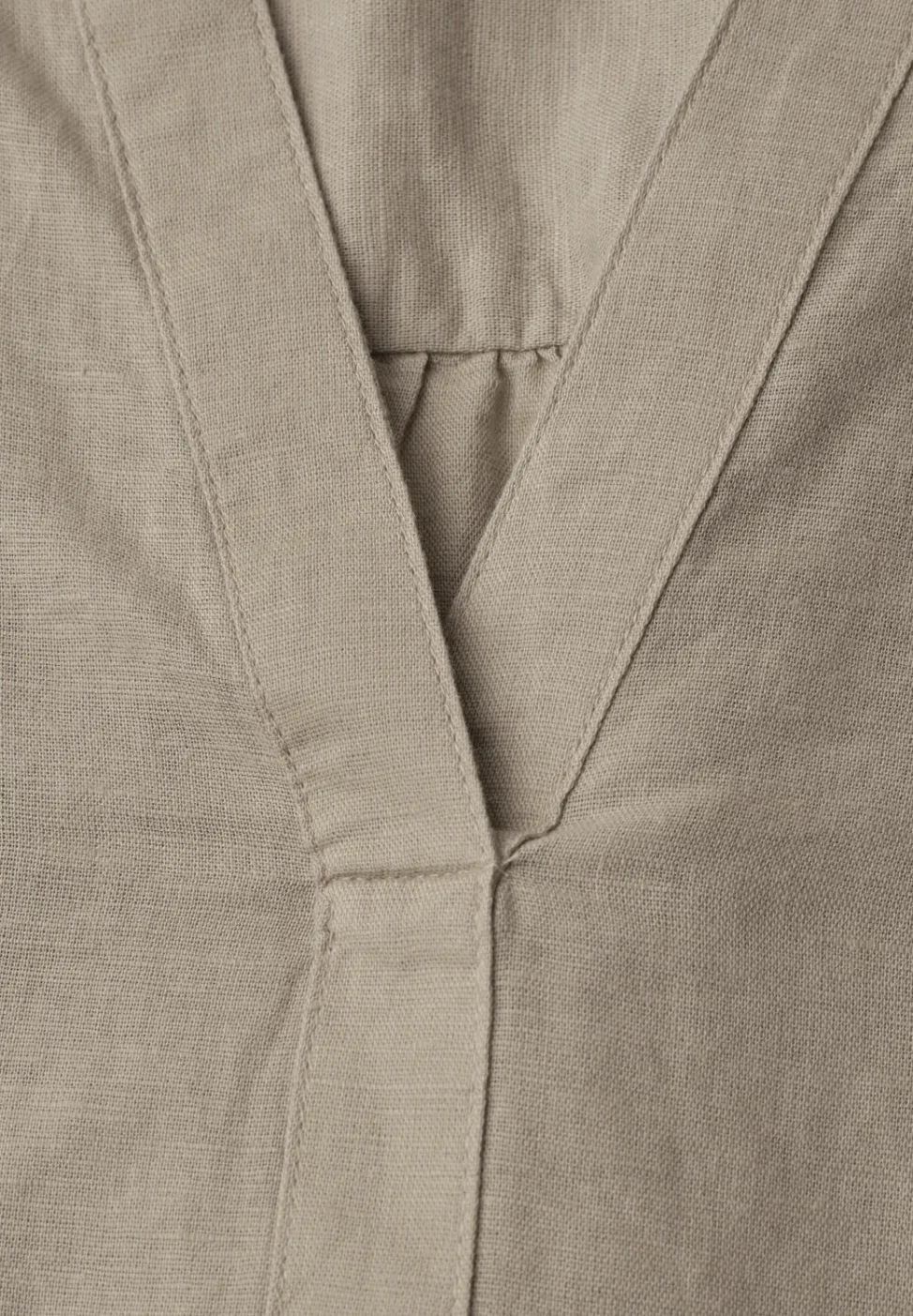 Blouse à col fendu en lin mélangé