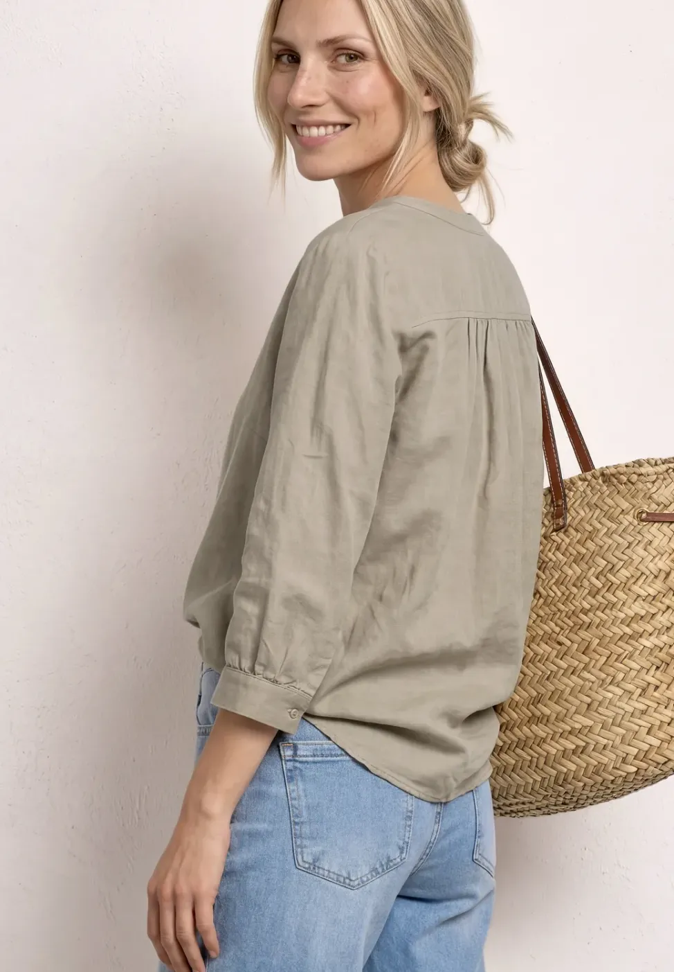 Blouse à col fendu en lin mélangé
