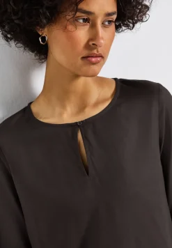 Blouse à col rond avec découpe