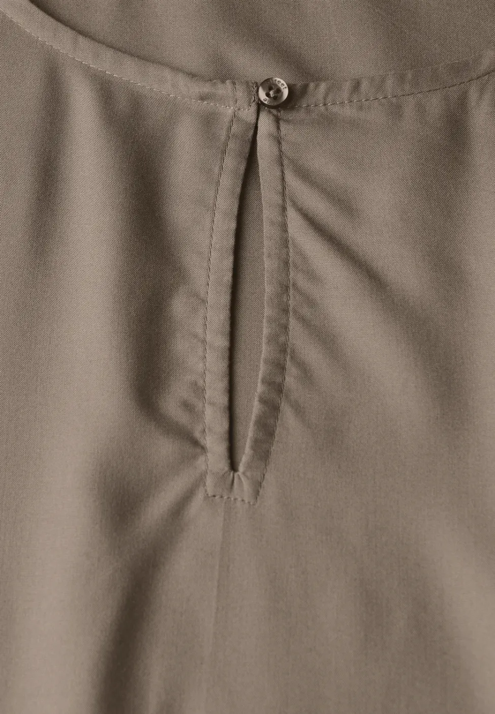 Blouse à col rond avec découpe