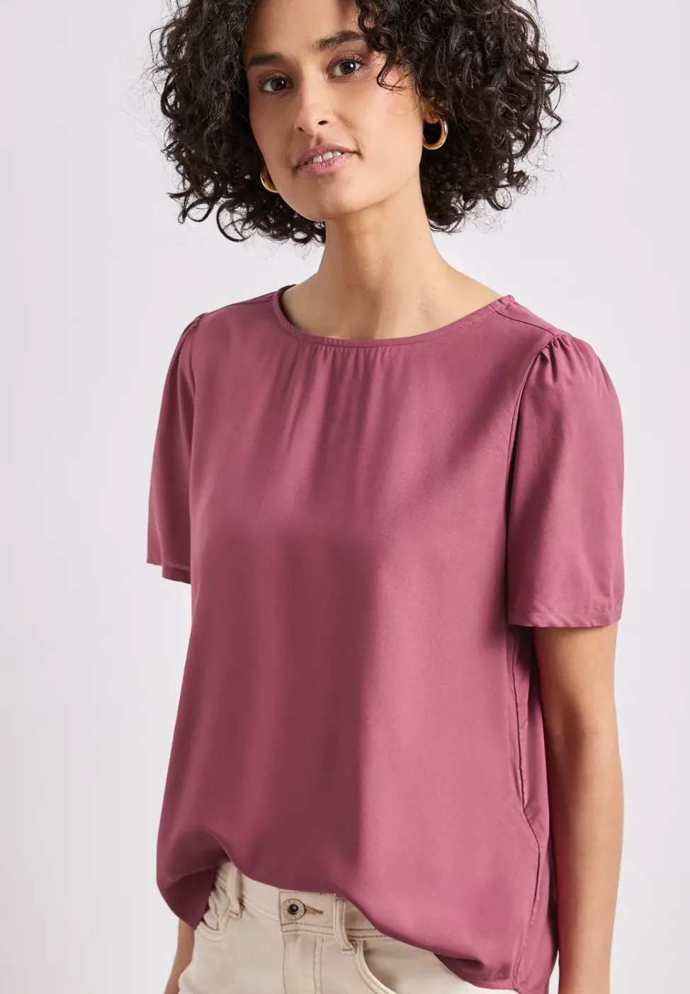 Blouse à col rond et manches courtes bouffantes