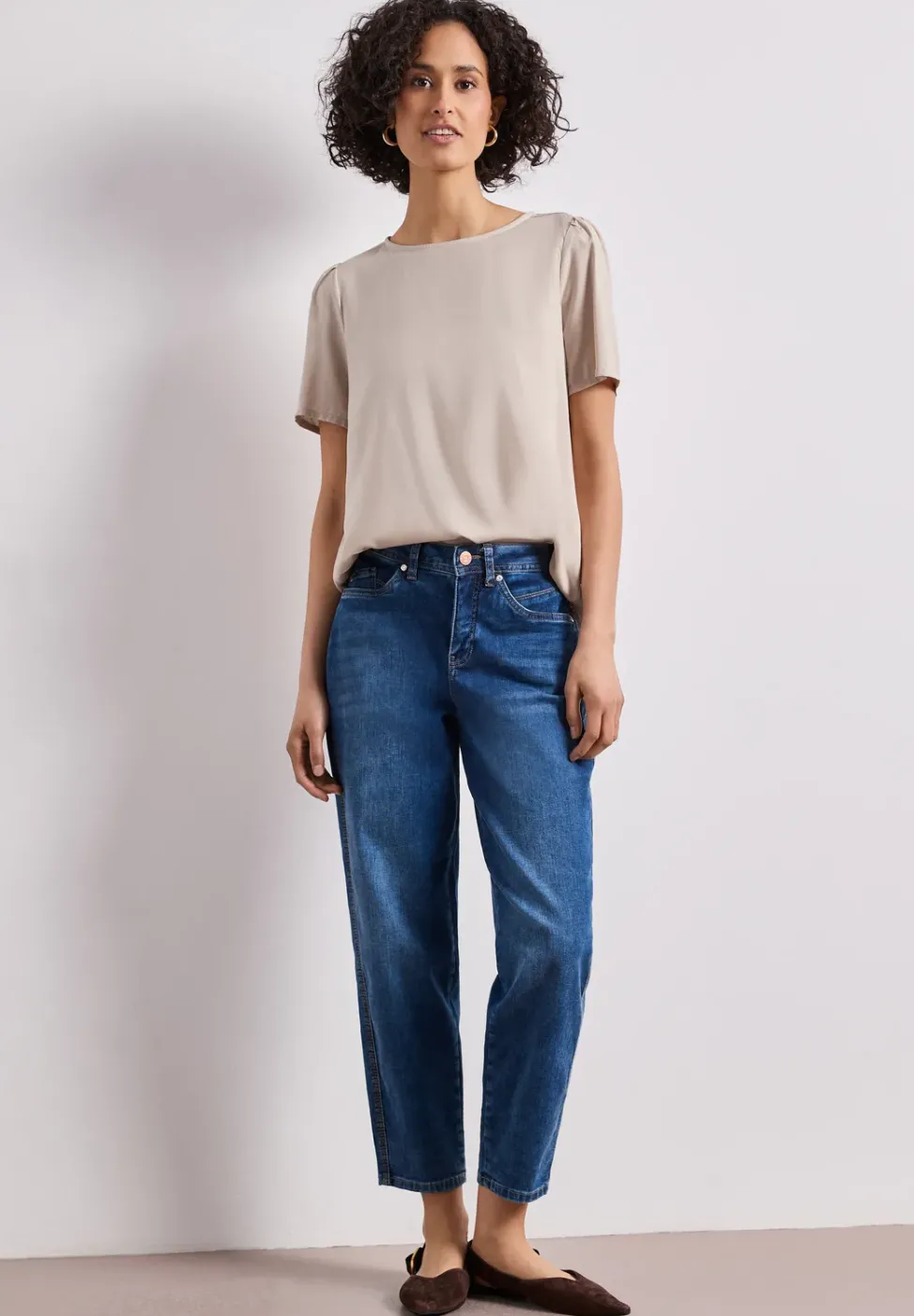 Blouse à col rond et manches courtes bouffantes