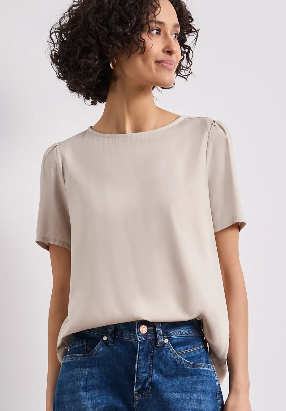 Blouse à col rond et manches courtes bouffantes