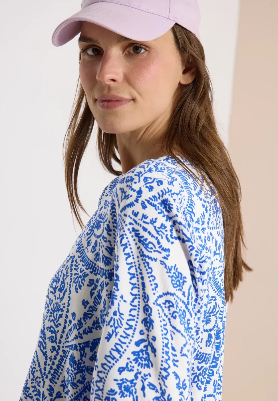 Blouse à manches 3/4 avec col fendu et paillettes