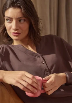 Blouse à manches 3/4 avec col fendu