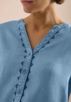 Blouse à manches 3/4 dans un look denim