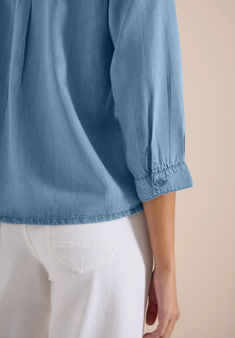 Blouse à manches 3/4 dans un look denim