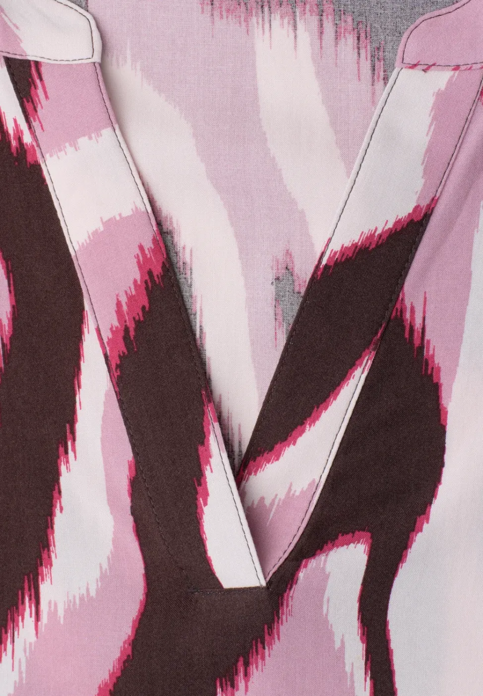 Blouse à manches courtes avec col fendu et imprimé