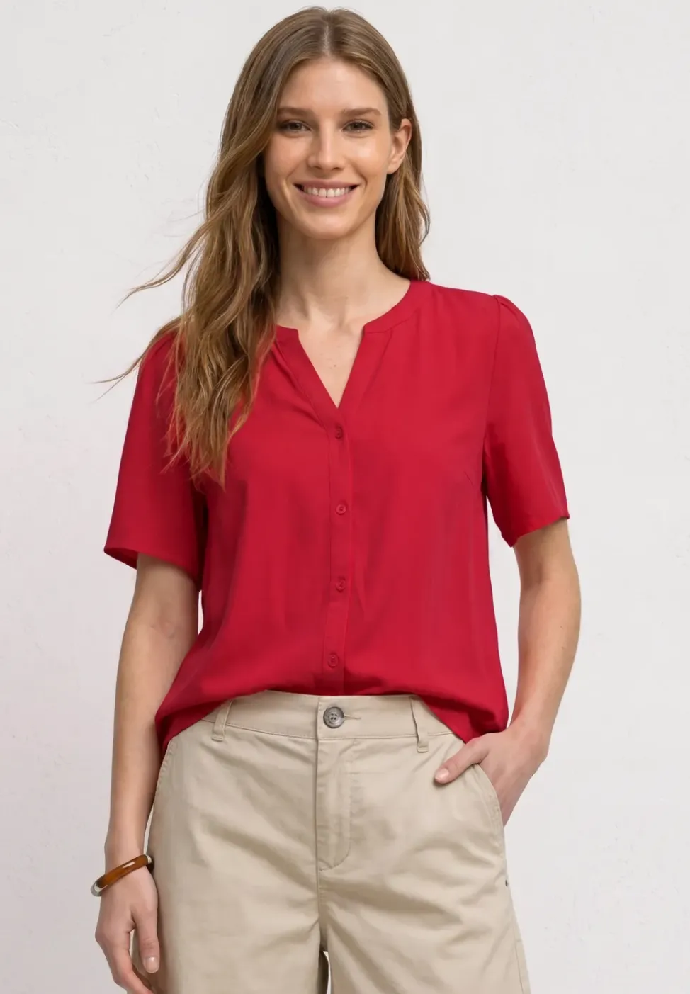 Blouse à manches courtes avec col fendu et boutons