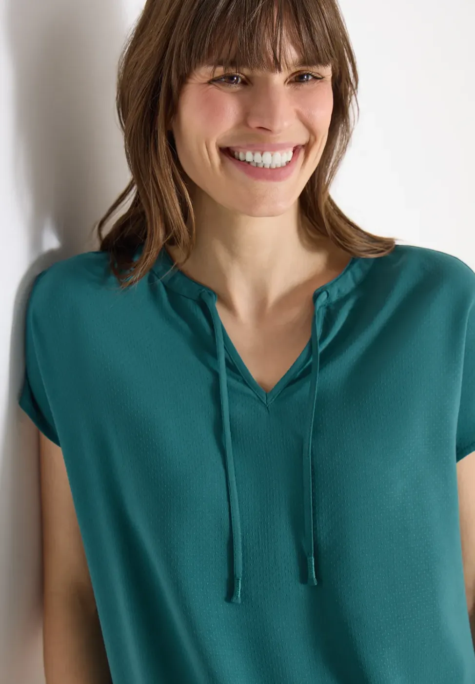 Blouse à manches courtes avec mélange de structures