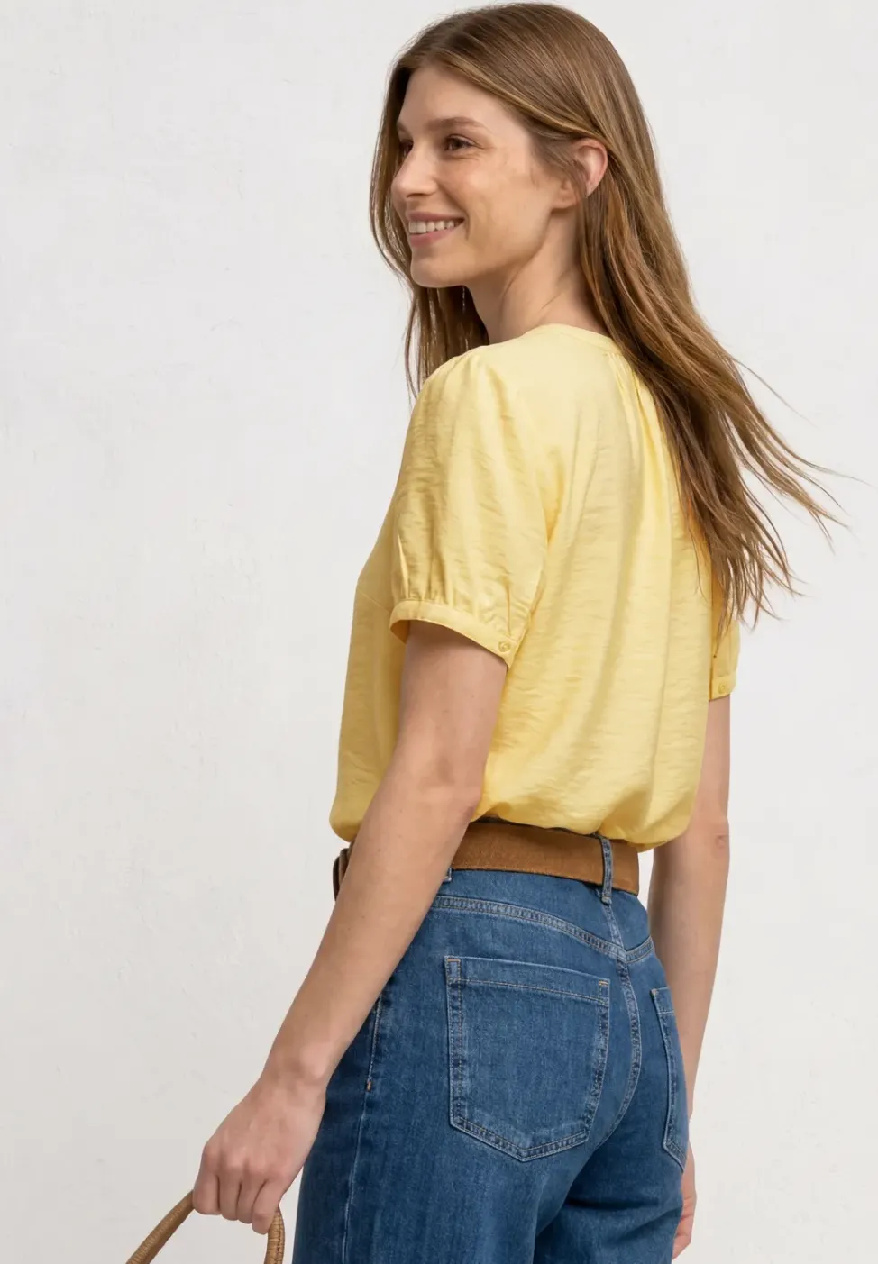 Blouse à manches courtes avec col fendu et boutons