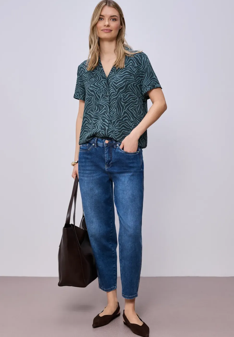 Blouse à manches courtes avec col bowling