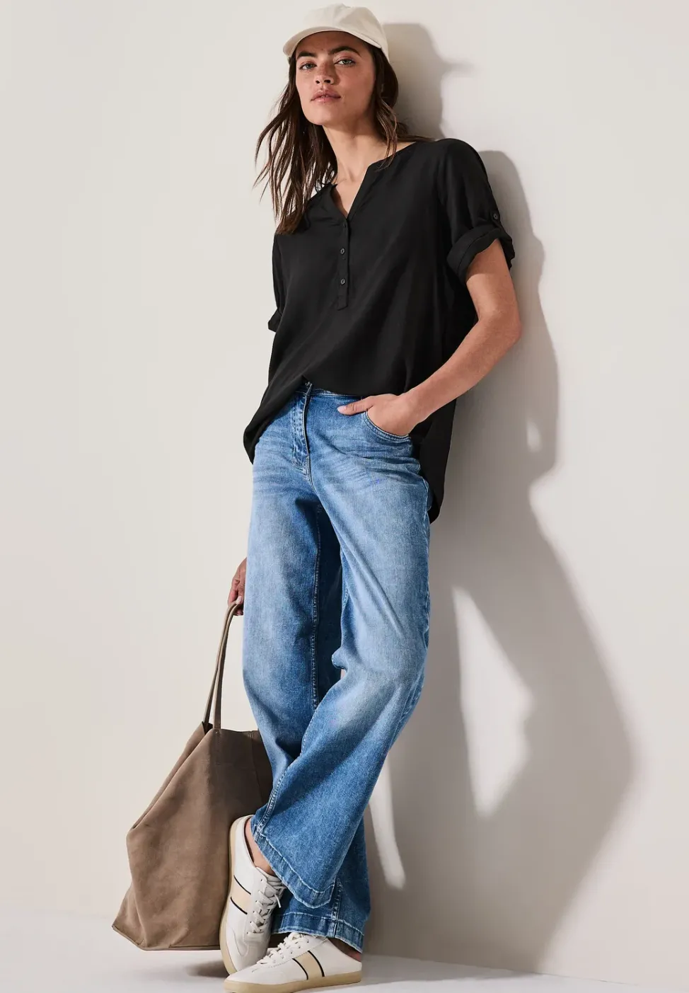 Blouse à manches courtes en couleur unie