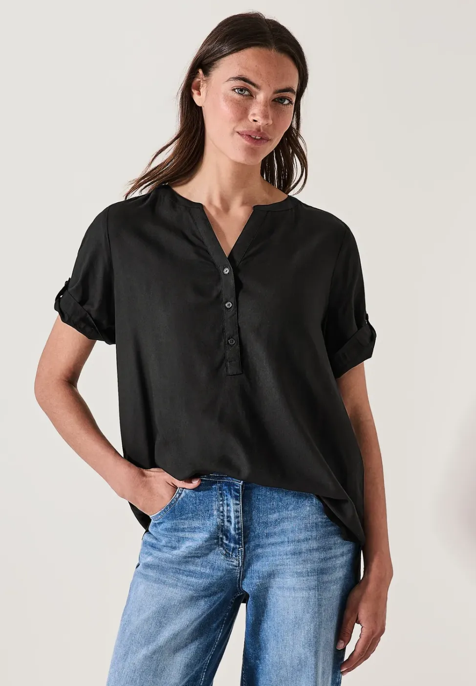 Blouse à manches courtes en couleur unie