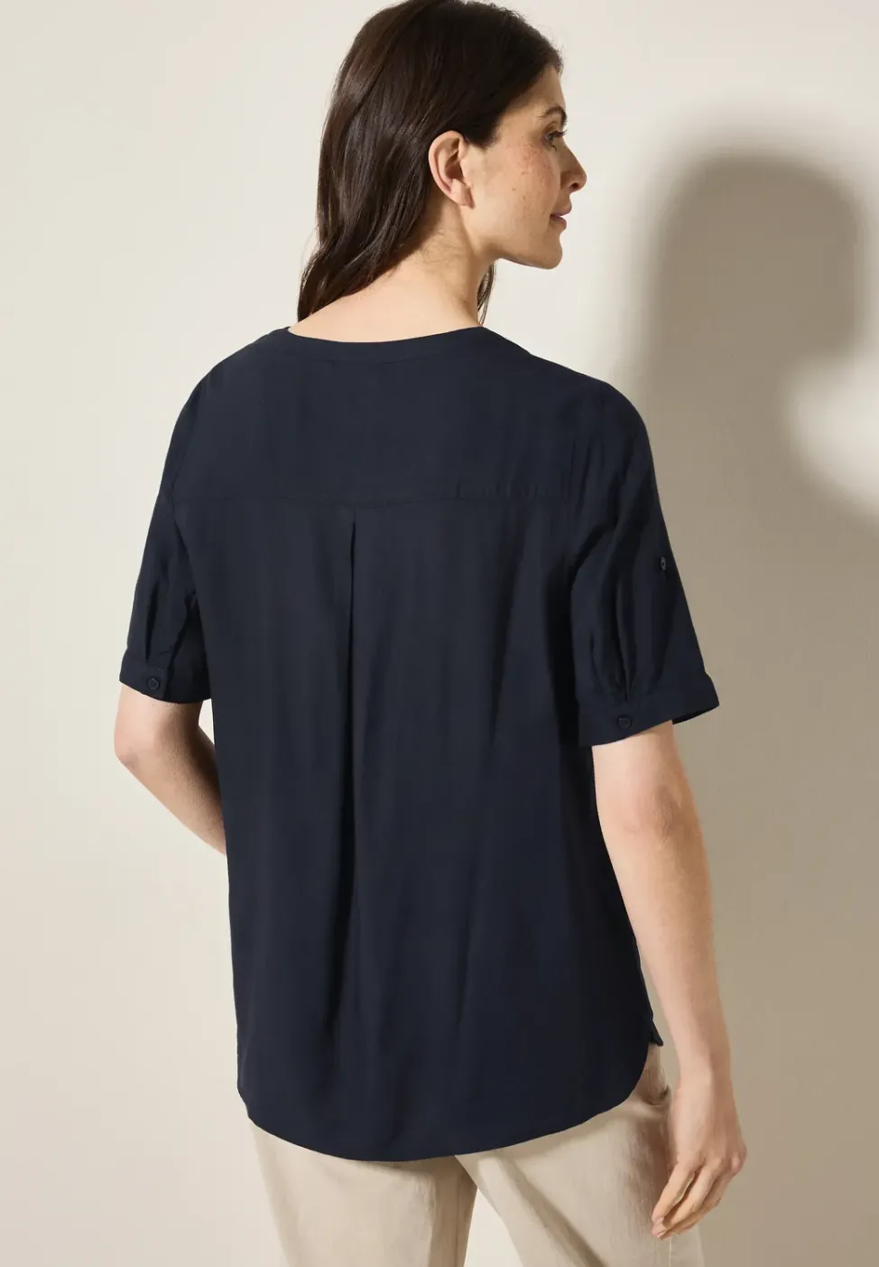 Blouse à manches courtes en couleur unie