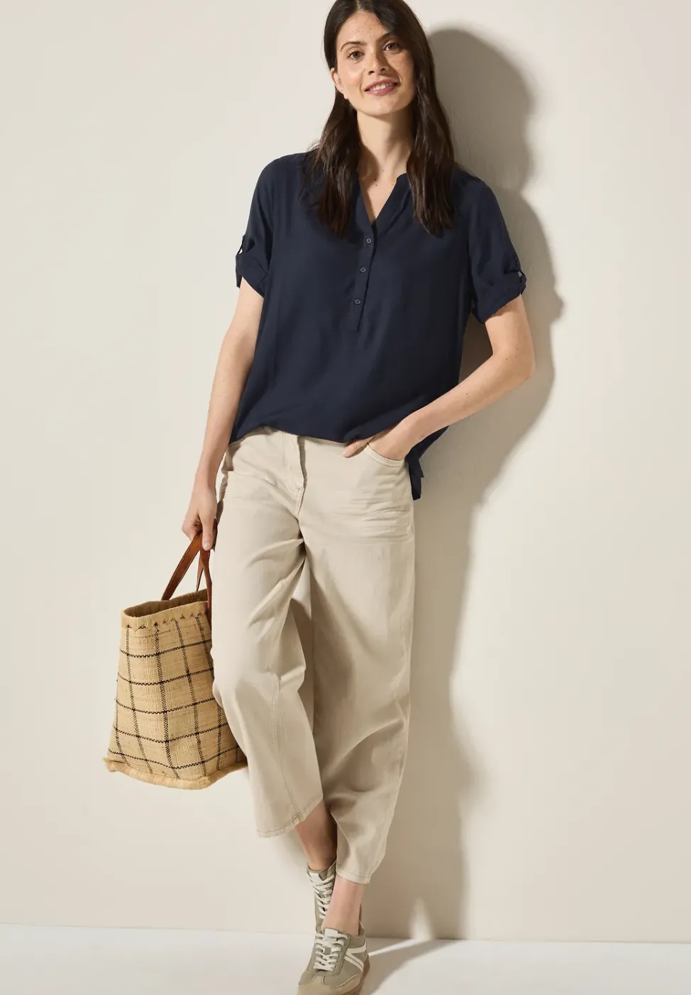 Blouse à manches courtes en couleur unie