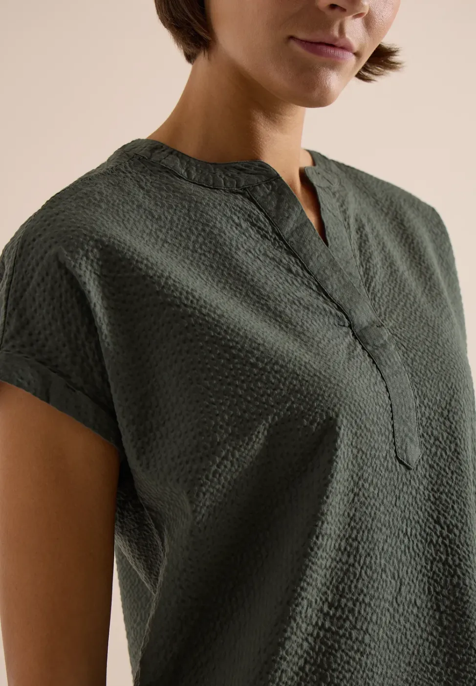 Blouse à épaules tombantes en seersucker