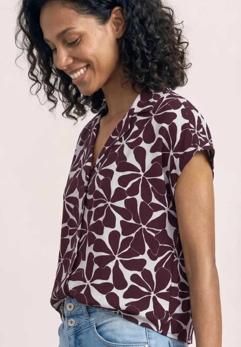 Blouse à épaules tombantes avec col bowling