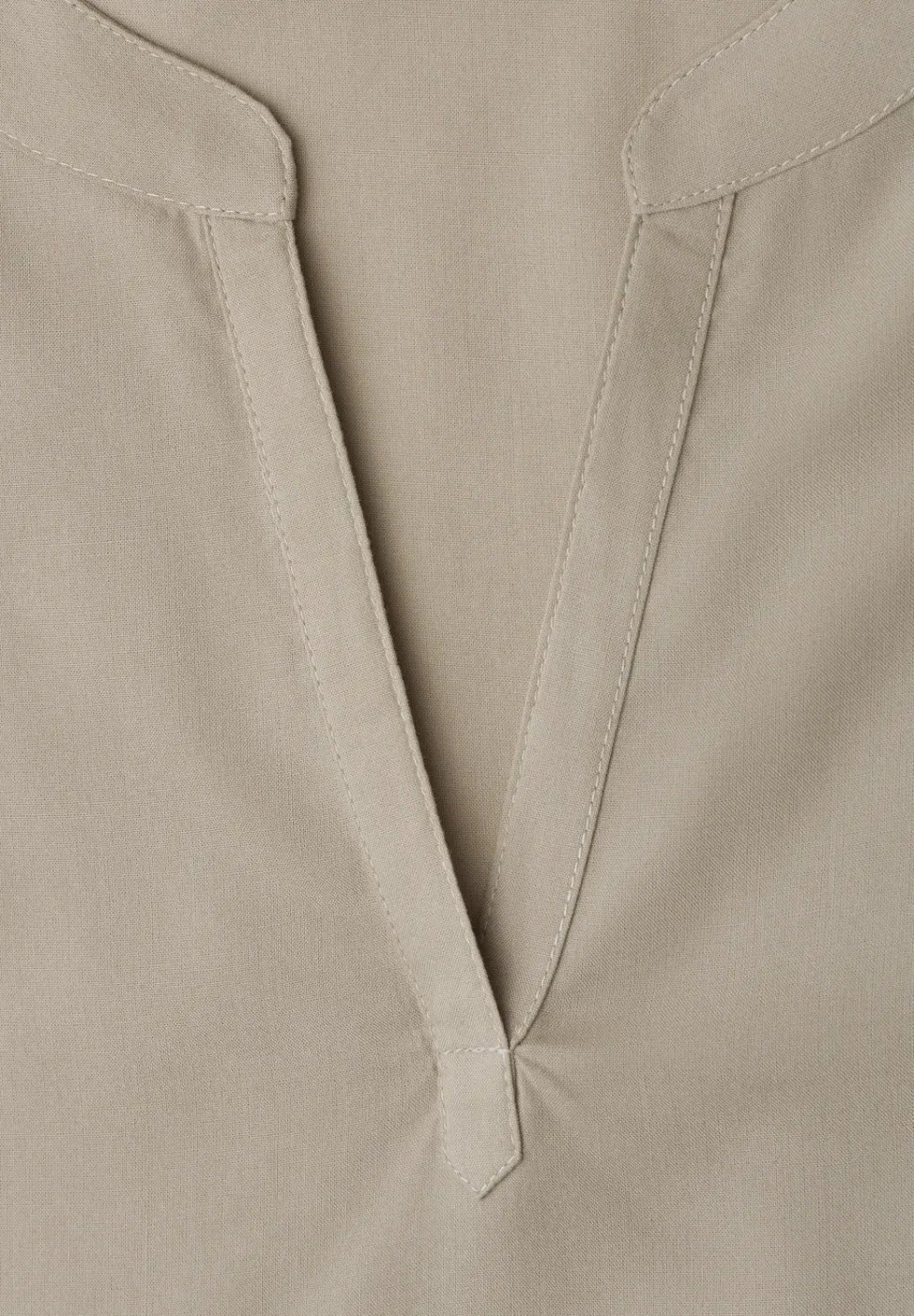 Blouse à épaules tombantes avec col fendu
