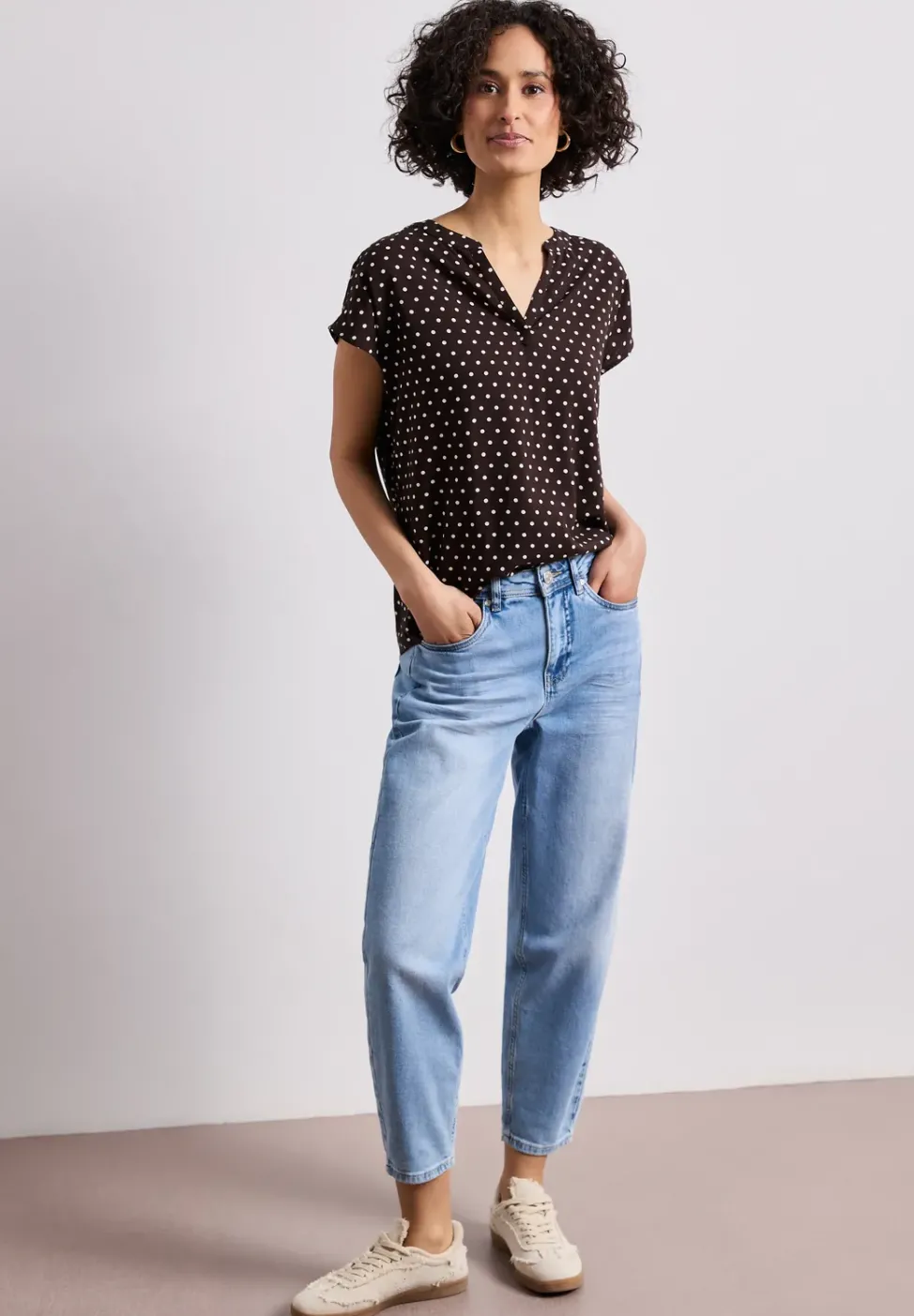 Blouse à épaules tombantes avec col fendu
