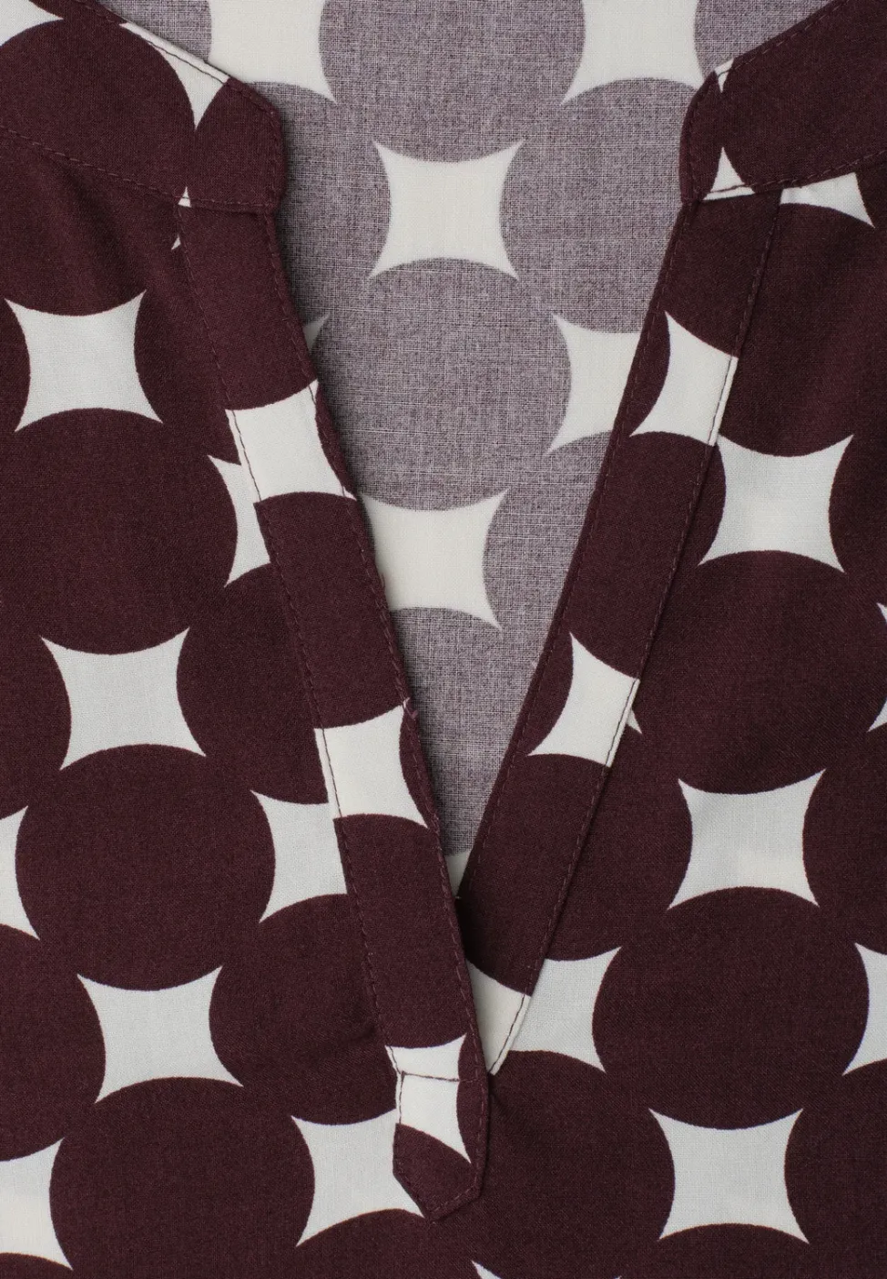 Blouse à épaules tombantes avec col fendu