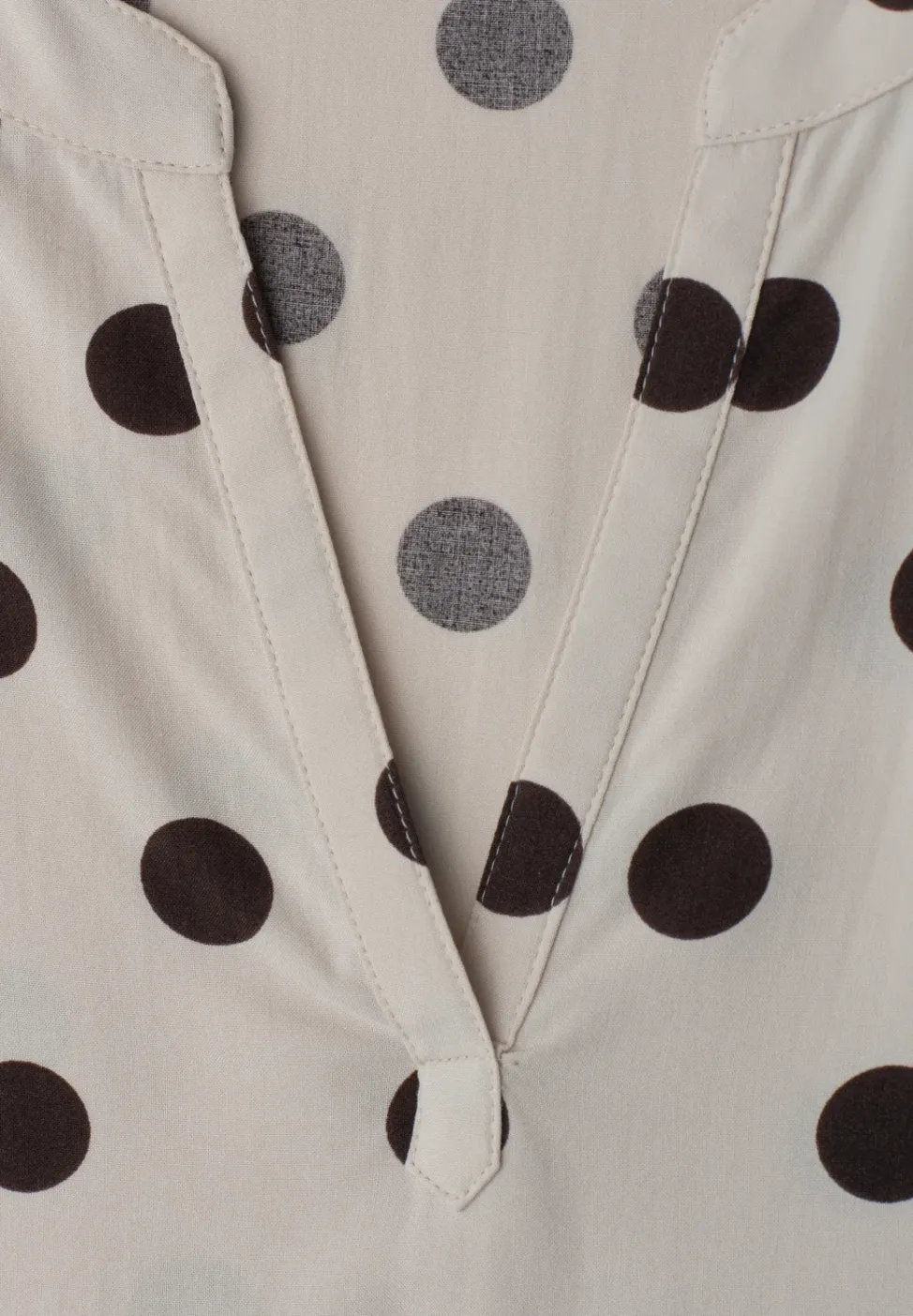 Blouse à épaules tombantes avec col fendu