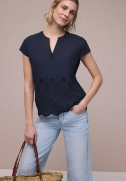 Blouse avec broderie anglaise