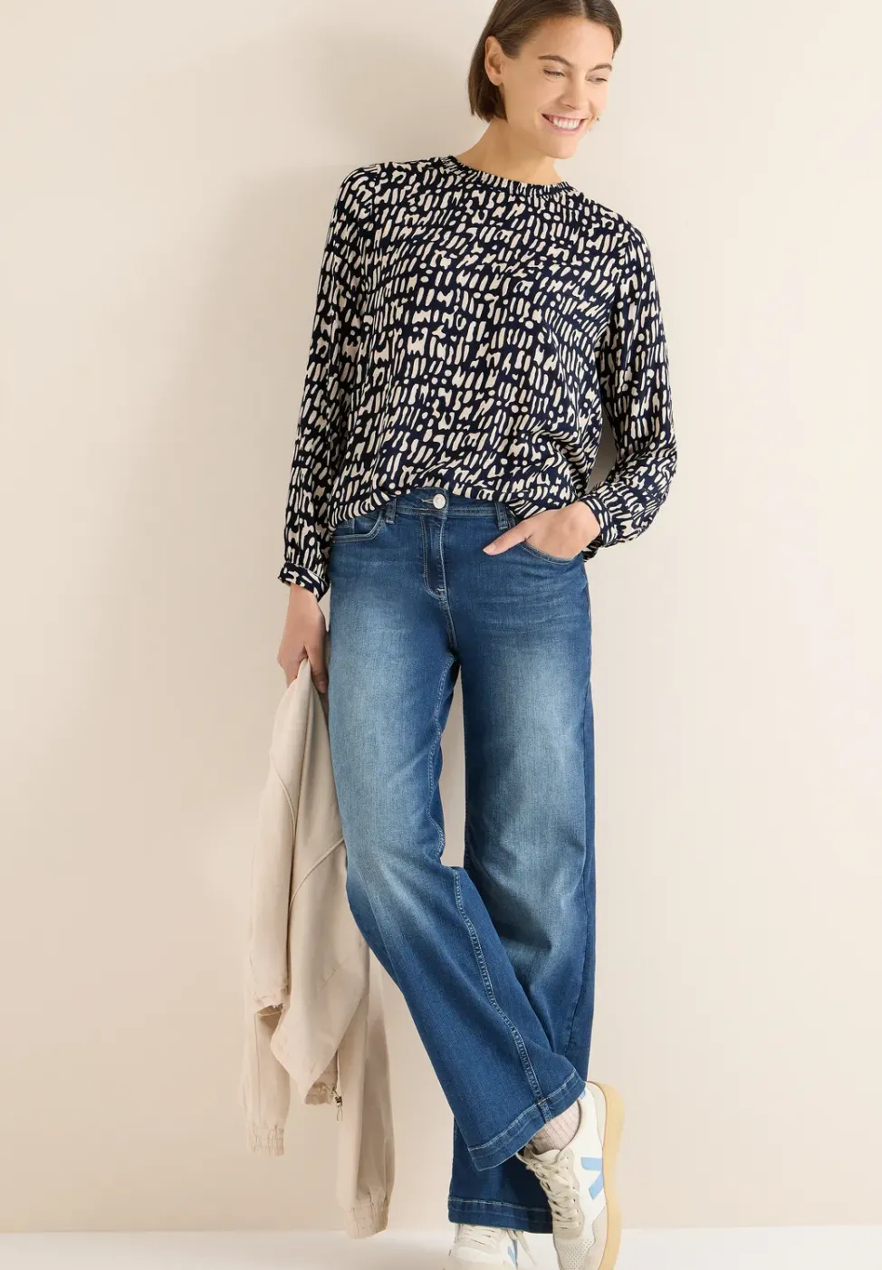 Blouse avec encolure smockée