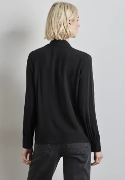 Blouse avec noeud