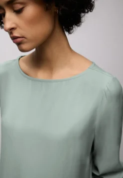 Blouse avec ourlet élastique