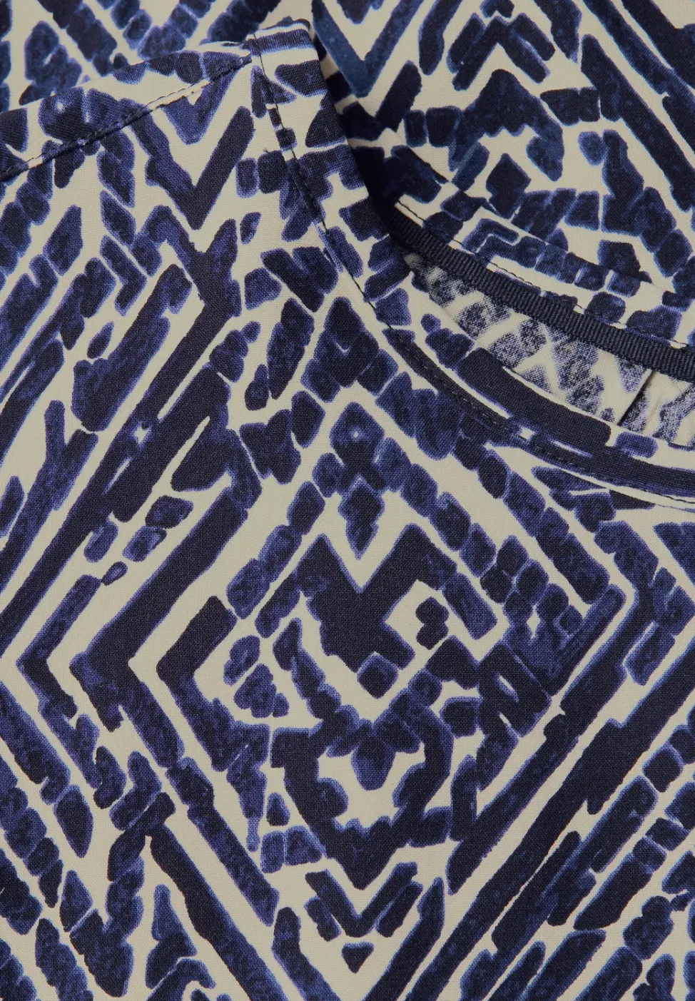 Blouse avec ourlet smocké